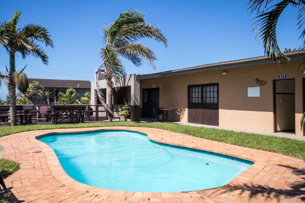 Khaya La Manzi Guest Lodge Hibberdene Exterior photo